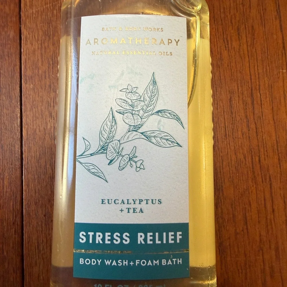 Bath & Body Works Aromatherapy Stress Relief Eucalyptus Tea Body Wash Foam Bath